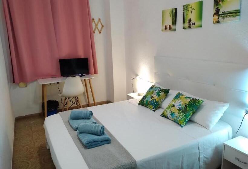 스탠다드 룸 공동 욕실, Love Alicante