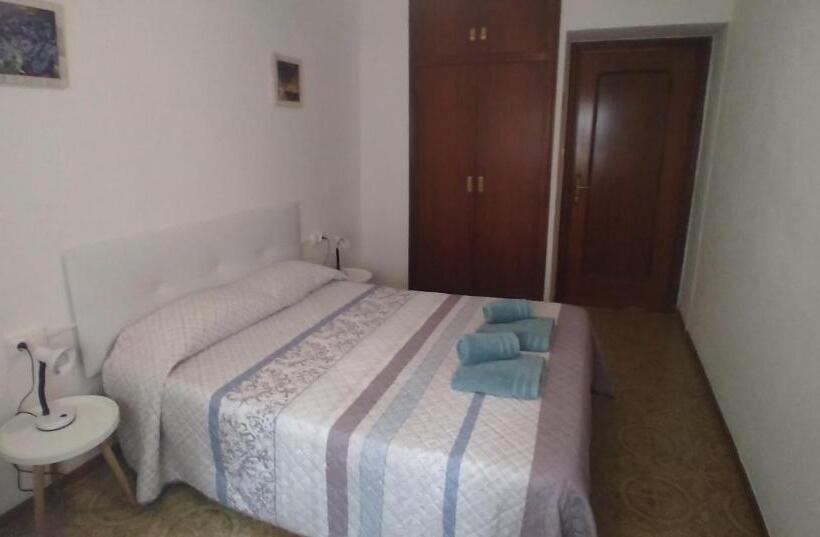 스탠다드 룸 공동 욕실, Love Alicante