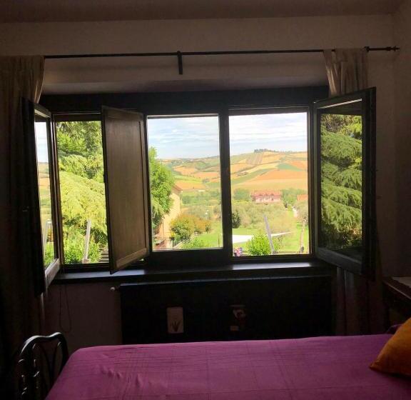 חדר סטנדרט לשלושה עם נוף לבריכה, Ca Silvia