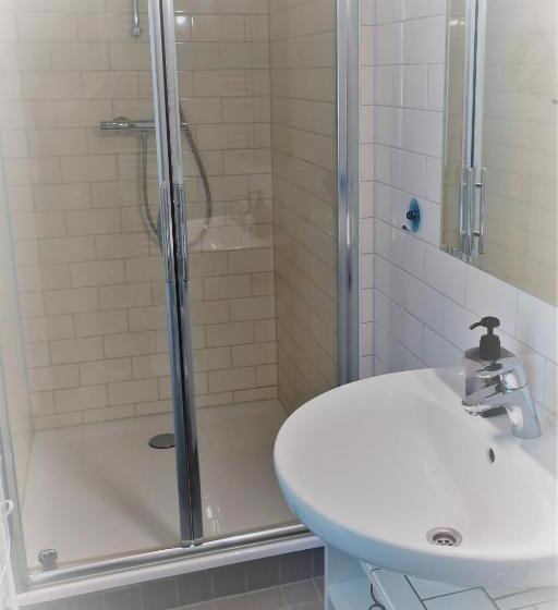 آپارتمان 1 خوابه با تراس, Gina S Garden House