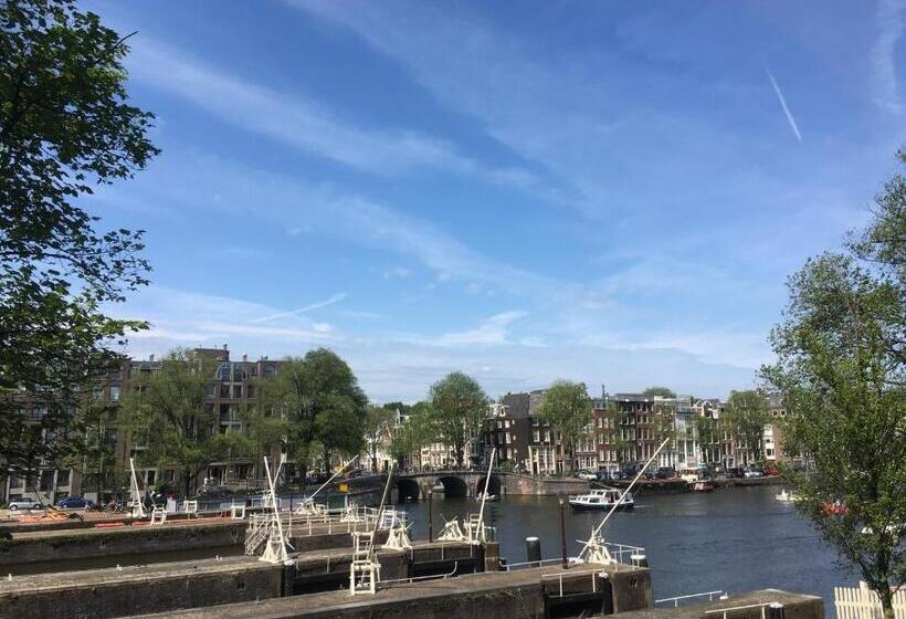 آپارتمان 1 خوابه با تراس, Gina S Garden House