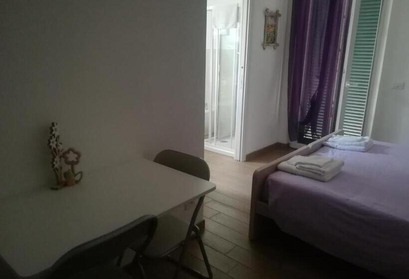 Pokój Standard, La Vie Est Belle