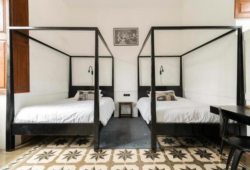 חדר דלוקס, The El Paso