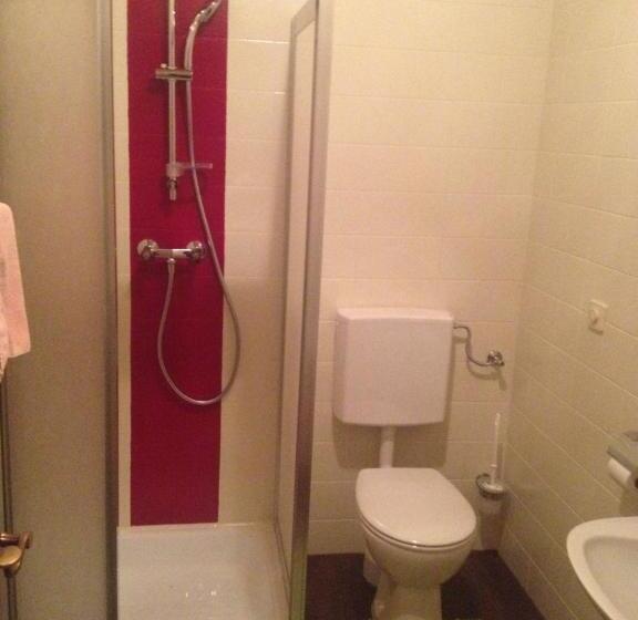 ベーシックルーム, Tieschnhof