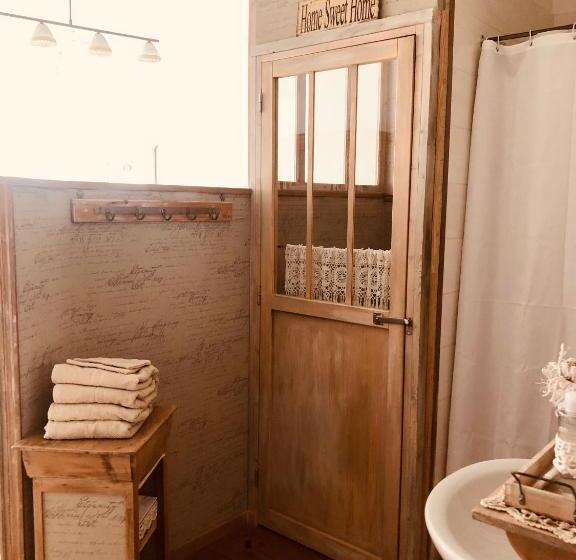 חדר סטנדרט, A La Dolce Vita