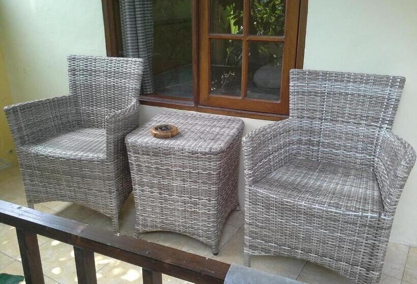 エコノミールーム, Arnel Bungalows