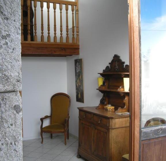 Номер Стандарт, Auberge Briassou