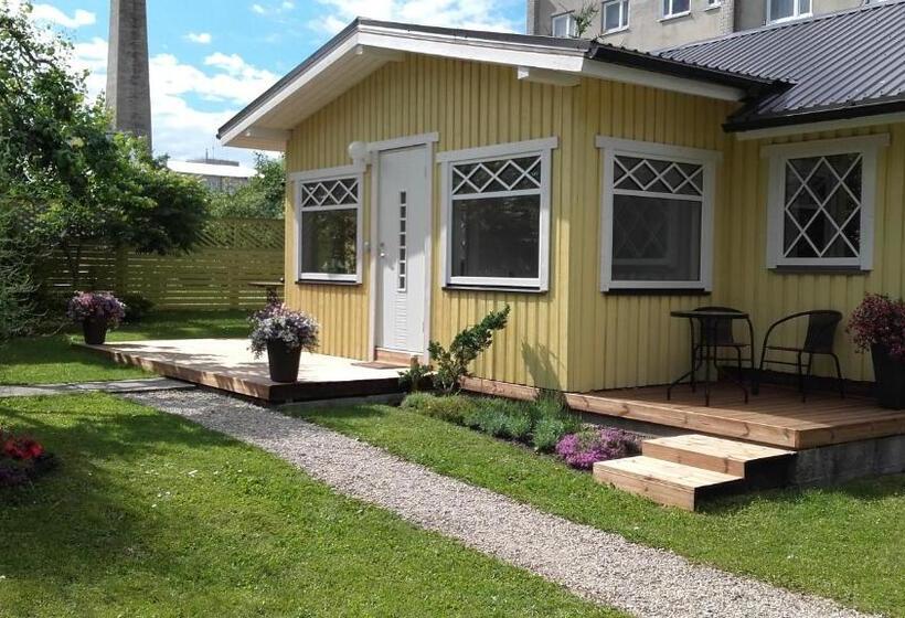 خانه 1 خوابه, Haavalehe Summer House