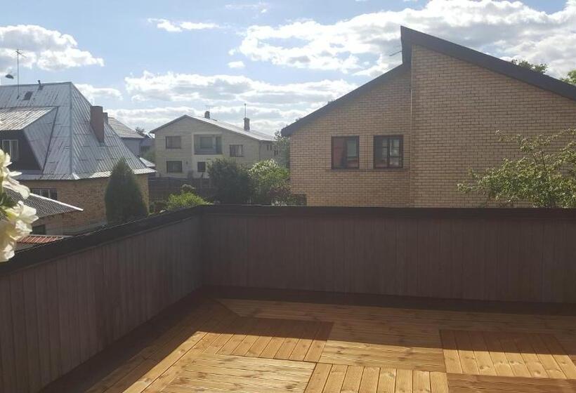 Standard Triple Room with Terrace, Peahen Residence