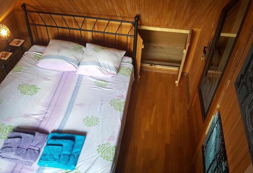 اتاق عادی, Peahen Residence