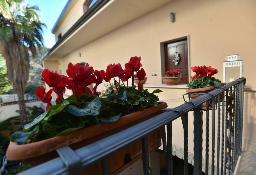 اتاق لوکس سه تخته, Residenza D Epoca B&b Celeste