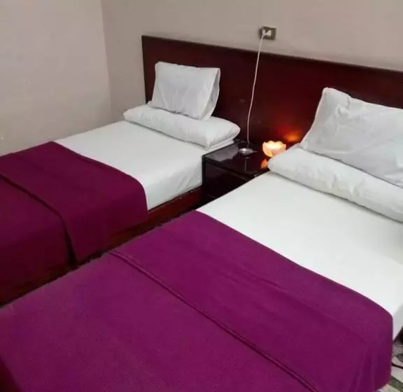 اتاق استاندارد سه نفره, Transit Alexandria Hostel