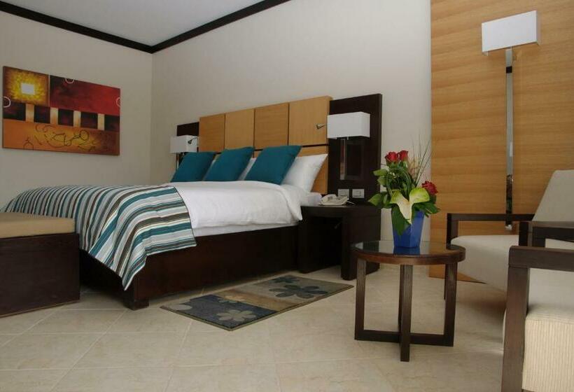 اتاق لوکس با چشم‌انداز استخر, Cleopatra Luxury Resort Sharm El Sheikh