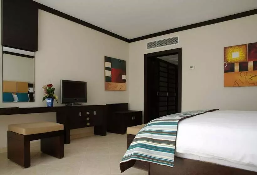 اتاق لوکس با چشم‌انداز استخر, Cleopatra Luxury Resort Sharm El Sheikh
