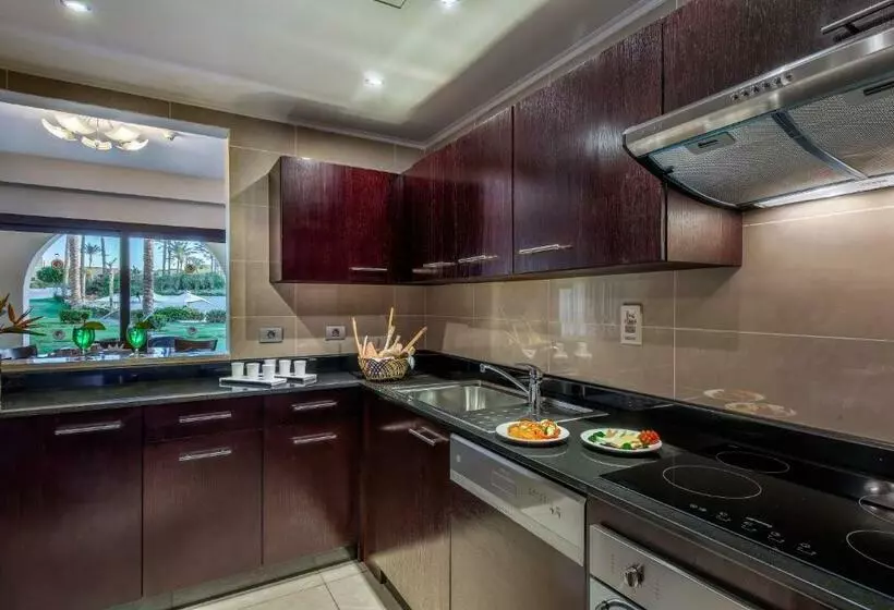 آپارتمان خانوادگی, Cleopatra Luxury Resort Sharm El Sheikh