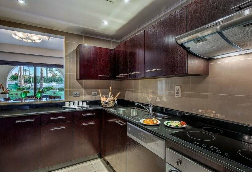 آپارتمان خانوادگی, Cleopatra Luxury Resort Sharm El Sheikh