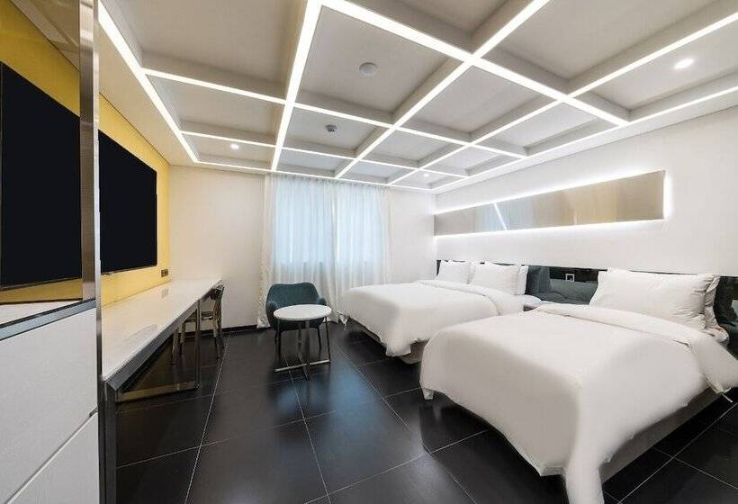 Quarto Deluxe, Amourex