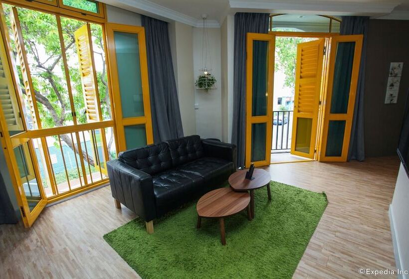 سوییت, A Hotel Joo Chiat