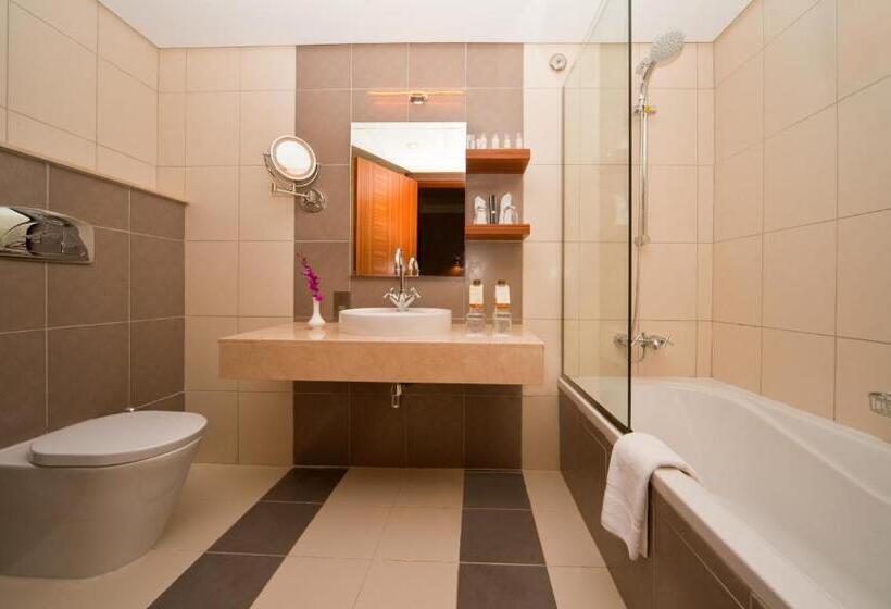 クラブスイート, City Seasons Al Hamra