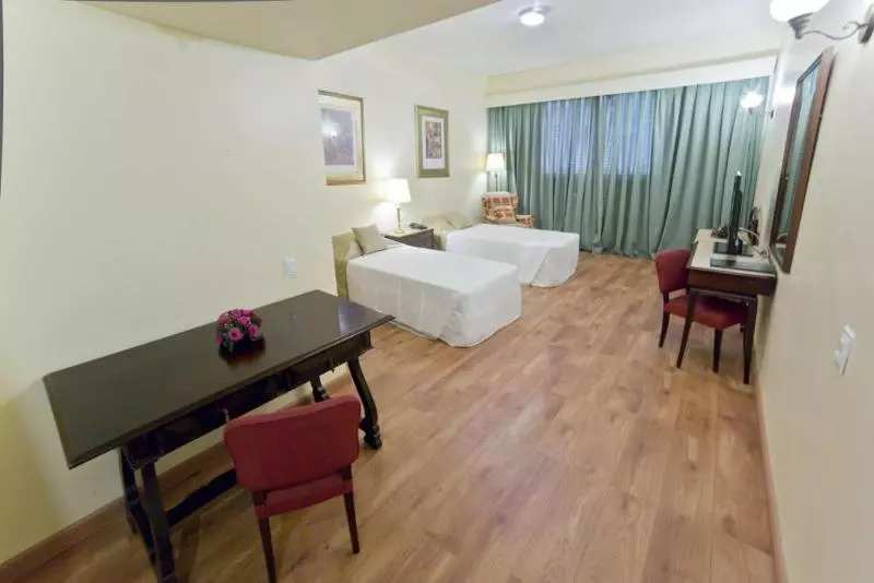 デラックストリプルルーム, Dayrell Hotel E Centro De Convenções