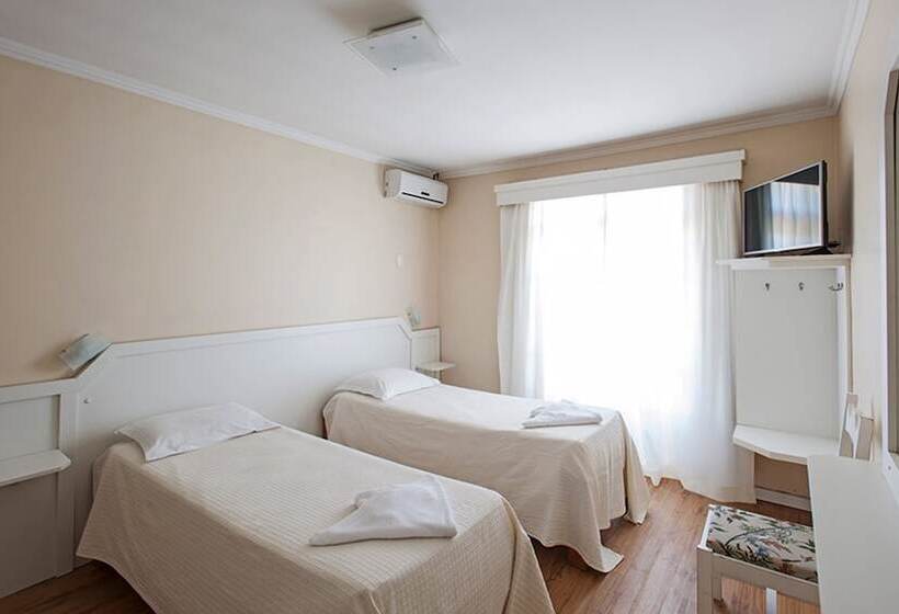 غرفة ديلوكس رباعية, Galo Vermelho