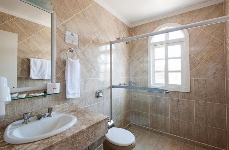 غرفة ديلوكس رباعية, Galo Vermelho