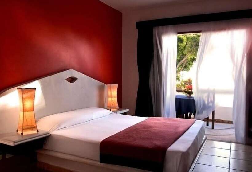 اتاق لوکس با چشم‌انداز دریا, My Blue