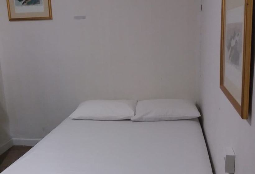 Standard Room, New Asia Star