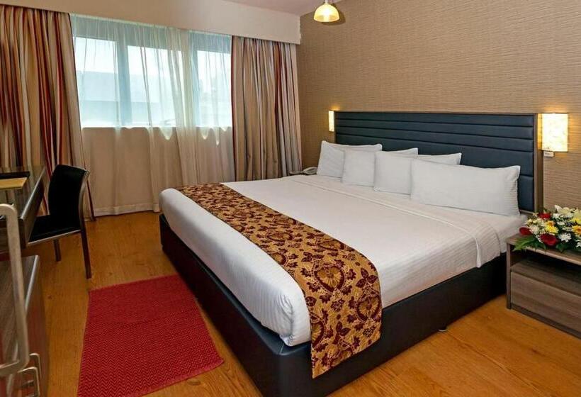 带大床的标准间, Oasis Deira