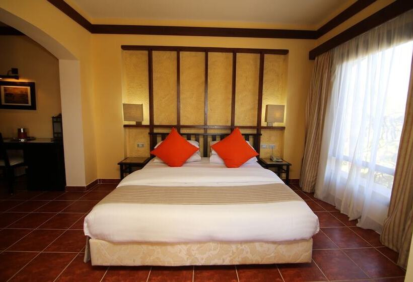 اتاق سوپریور با چشم‌انداز استخر, Tamra Beach Resort