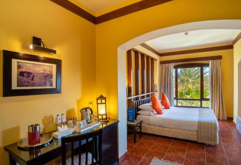 اتاق سوپریور با چشم‌انداز استخر, Tamra Beach Resort