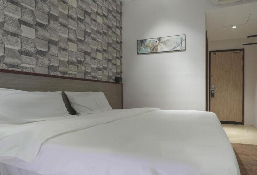 اتاق استاندارد, The Noble