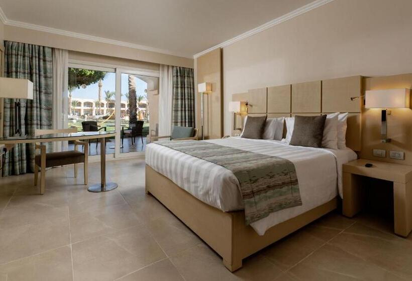 اتاق لوکس با چشم‌انداز استخر, Cleopatra Luxury Resort Sharm El Sheikh