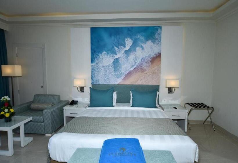 اتاق لوکس با چشم‌انداز استخر, Cleopatra Luxury Resort Sharm El Sheikh