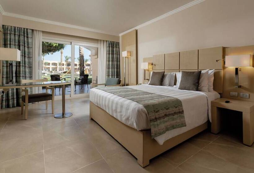 اتاق لوکس با چشم‌انداز استخر, Cleopatra Luxury Resort Sharm El Sheikh