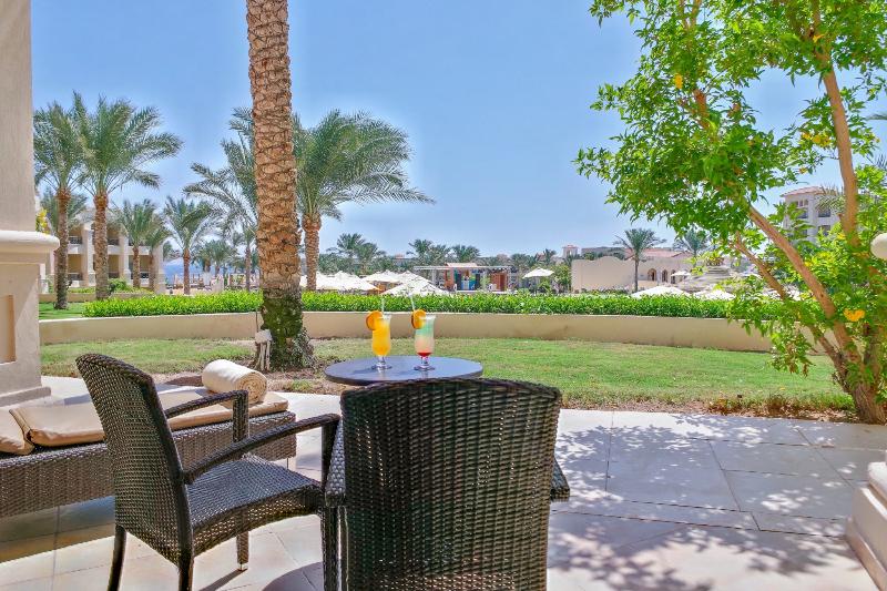 اتاق سوپریور با چشم‌انداز استخر, Cleopatra Luxury Resort Sharm El Sheikh