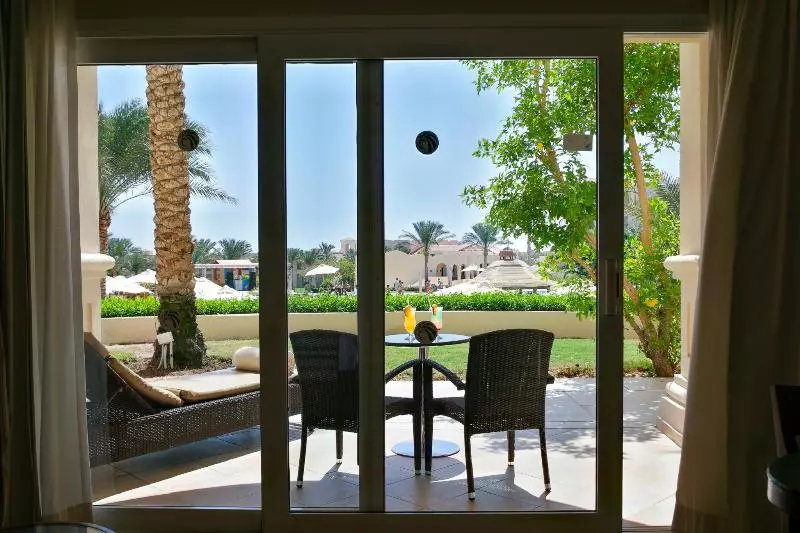 اتاق سوپریور با چشم‌انداز استخر, Cleopatra Luxury Resort Sharm El Sheikh