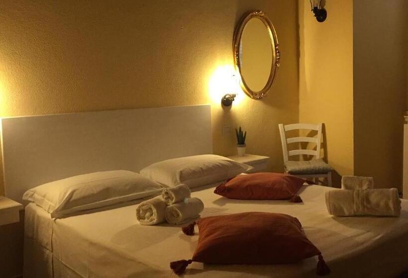 Номер Стандарт Трехместный, Affittacamere Caliani