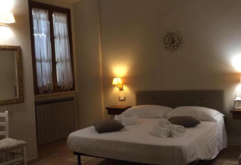 Номер Стандарт Трехместный, Affittacamere Caliani