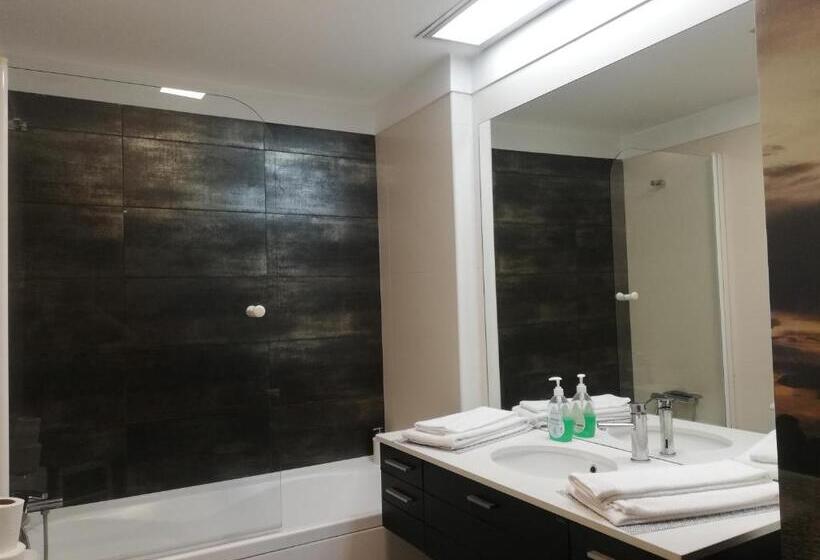 اتاق استاندارد با وان آب گرم, Microrent Rooms