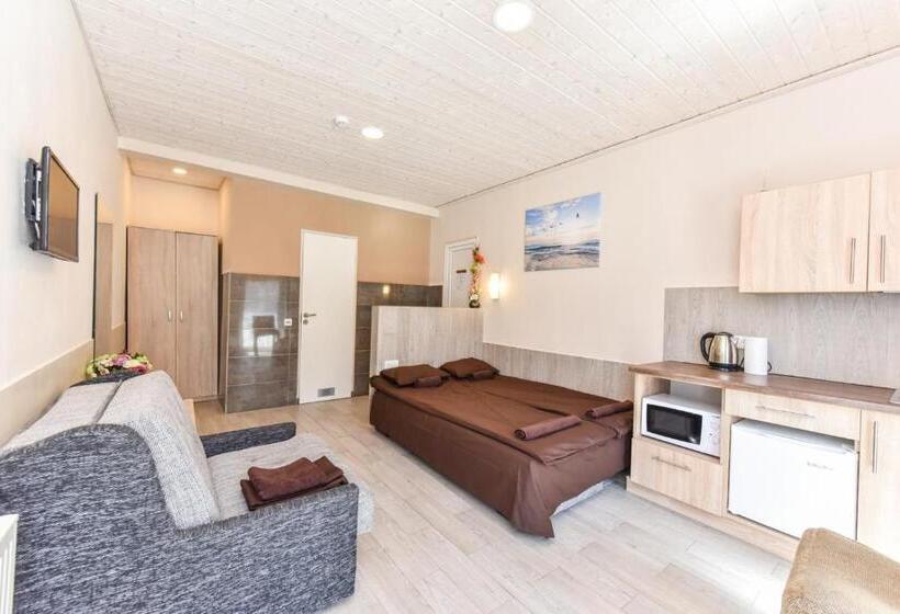 اتاق راحتی سه تخته, Poilsis Palangoje