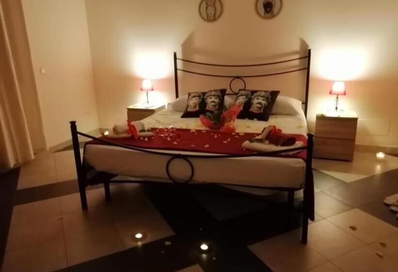 Трехместный Номер Стандарт с Балконом, B & B Jasmine