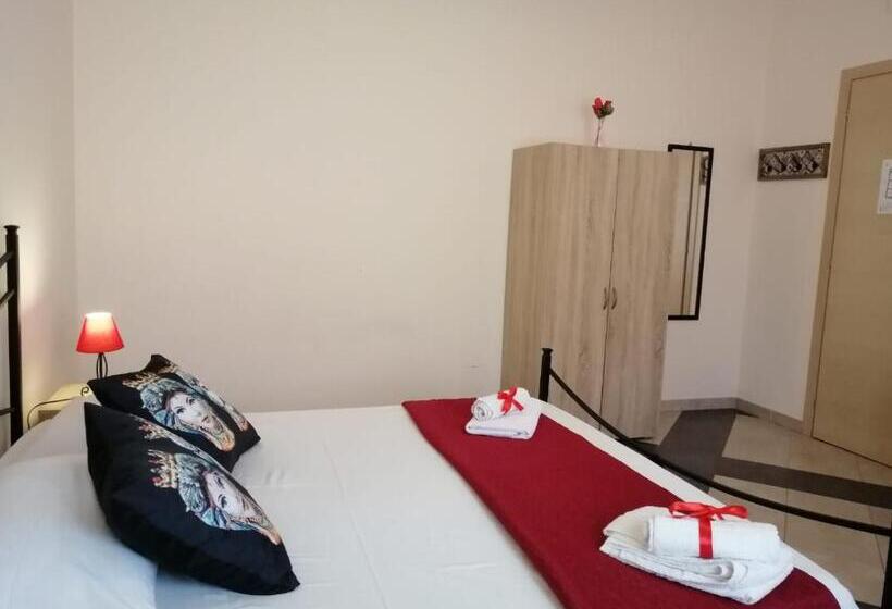 Трехместный Номер Стандарт с Балконом, B & B Jasmine