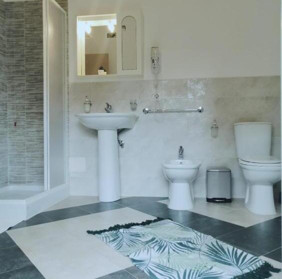 Трехместный Номер Стандарт с Балконом, B & B Jasmine