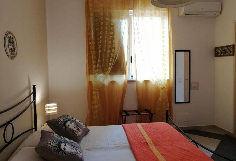 Standard room with outdoor bath, B & B Jasmine