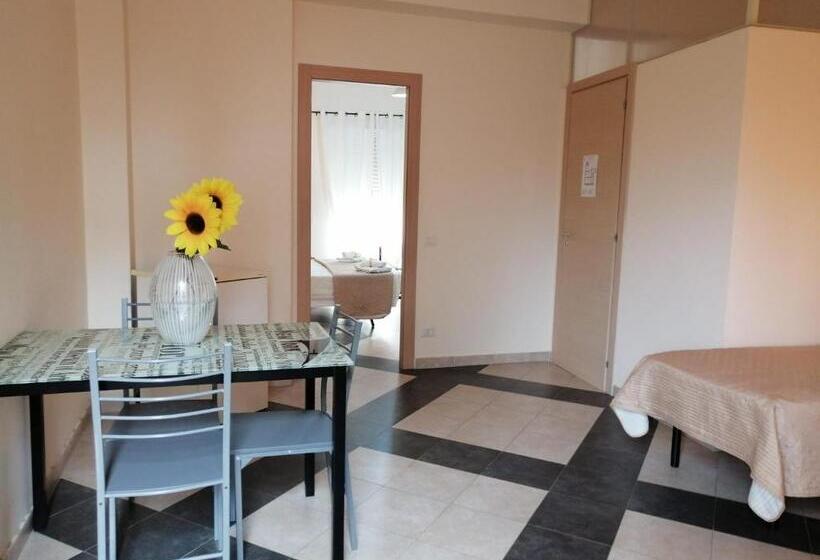 Четырехместный Номер Стандарт с Балконом, B & B Jasmine