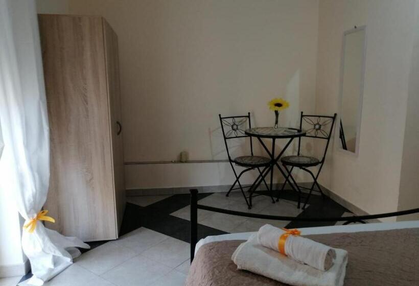 اتاق استاندارد چهارنفره با بالکن, B & B Jasmine