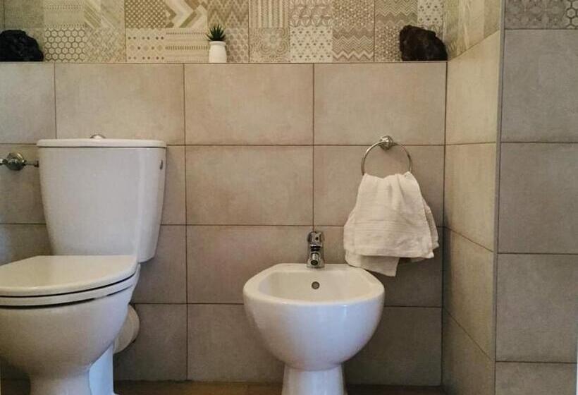 Четырехместный Номер Стандарт с Балконом, B & B Jasmine