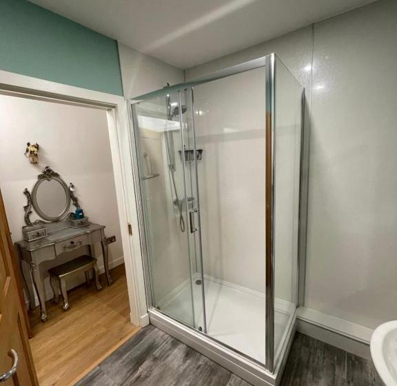 발코니 디럭스 룸, Doura Lodge