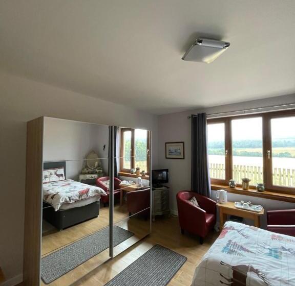 이코노미 룸, Doura Lodge